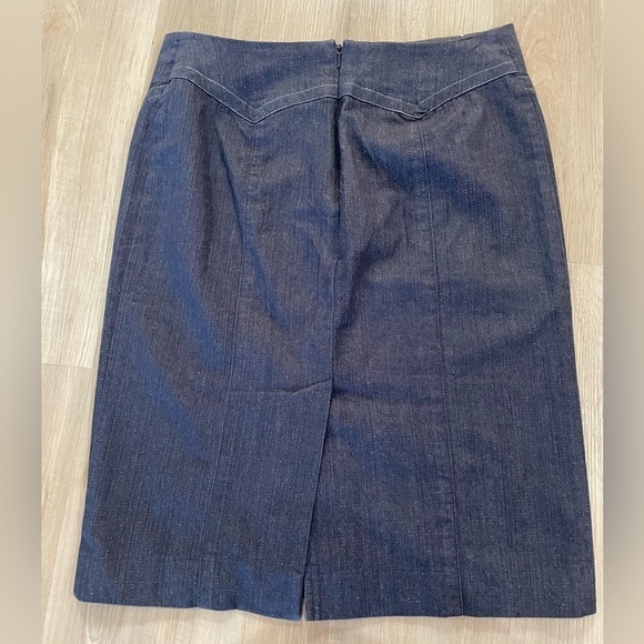 🆕New🆕 Cute Pencil Skirt “Denim-like” Size 4 - Picture 2 of 9